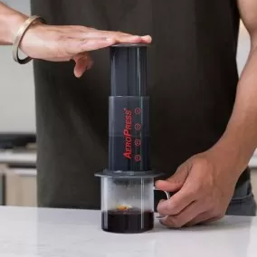 Kávovar Aeropress Aerobie so 100 filtrami